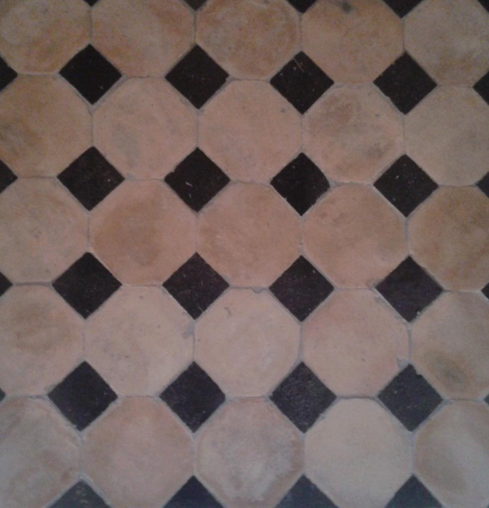 terre cuite10x10 cabochan noir